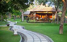 Siddhartha Oceanfront Resort