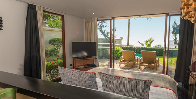 Beachfront Pool Villa