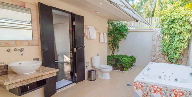 Beachfront Pool Villa