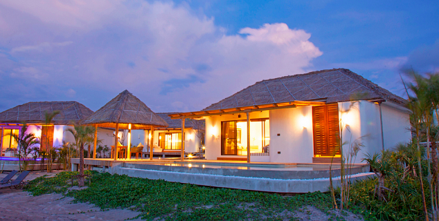 Beachfront Pool Villa