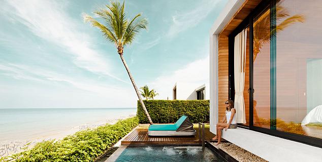Beachfront Suite Pool Villa