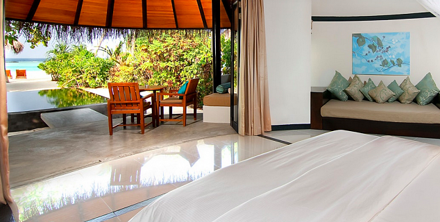 Deluxe Beach Villa with Pool