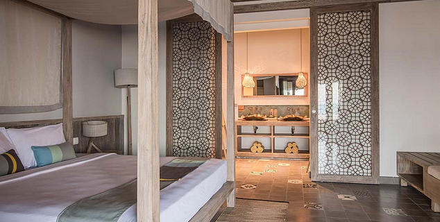 Deluxe Beachfront Bungalow