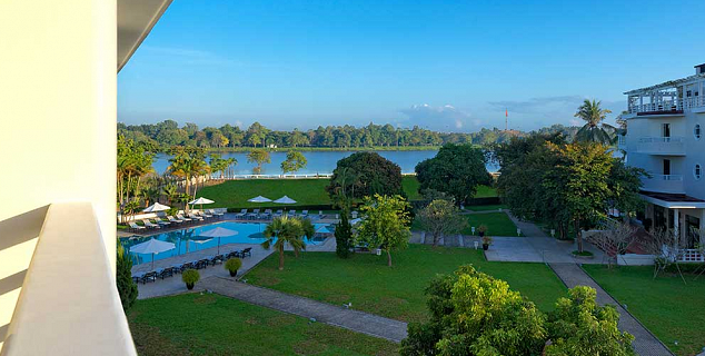 Deluxe River View Room