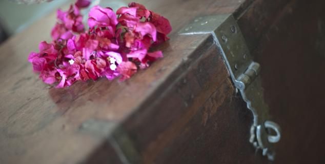 Details - Wooden Chest