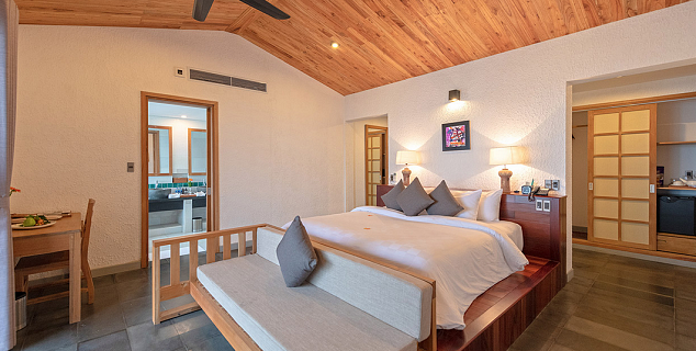 Family Waterfront Villa