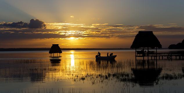 Lake Petén Itzá