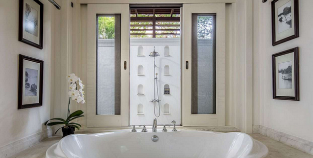 Louis Leonowens Pool Suite