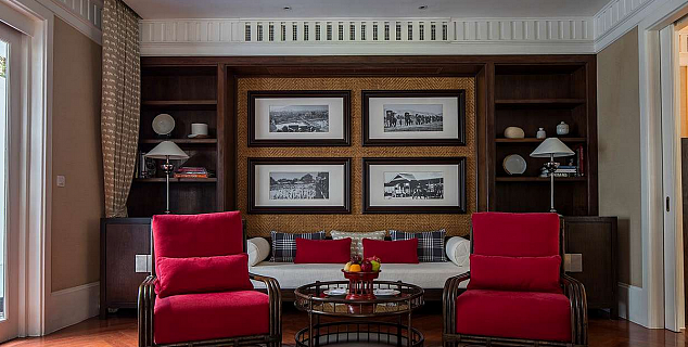 Louis Leonowens Pool Suite