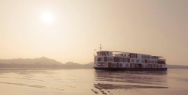 Luxury Strand River Cruise
