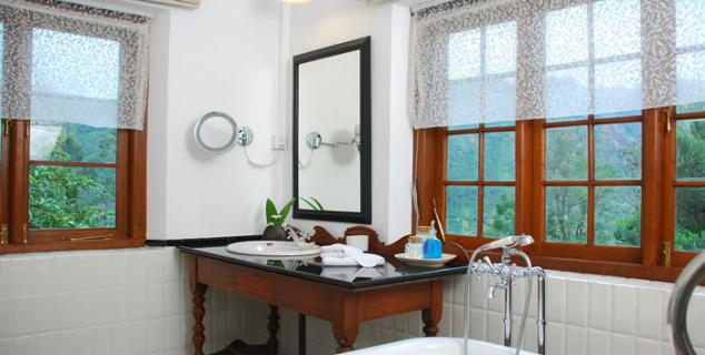 Master Room Bathroom