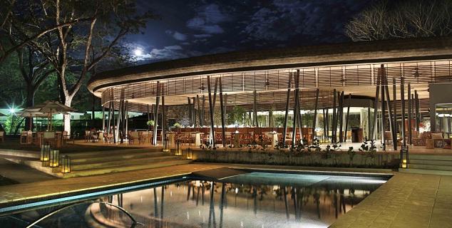 Night Time at El Mangroove