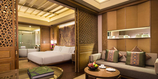 Pagoda Lake Suite King