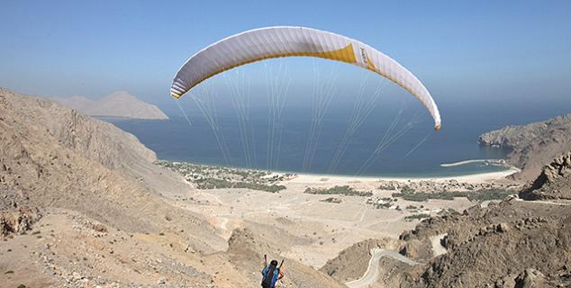Paragliding arrival