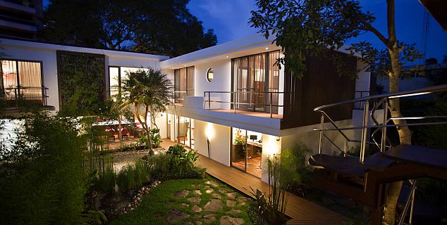 Rooms Overlooking the Courtyard