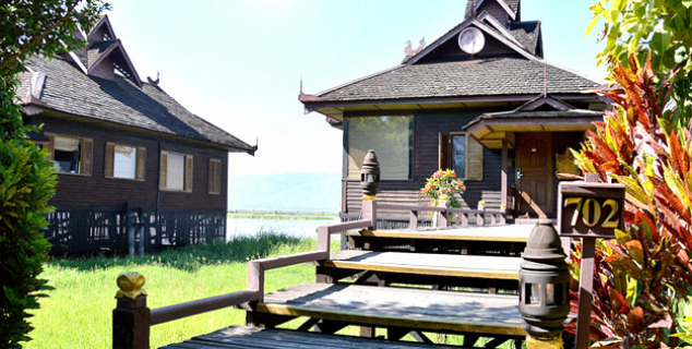 Royal Villa Lakefront