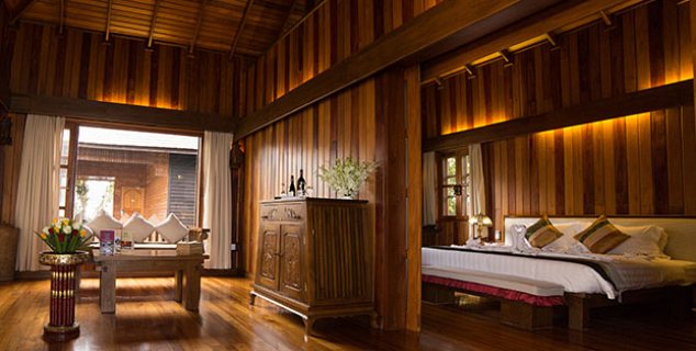 Royal Villa Lakefront