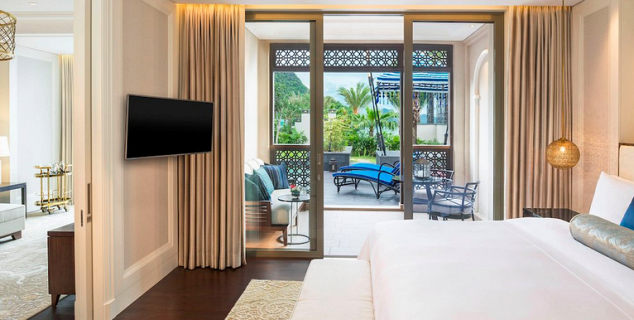 St. Regis Pool Suite