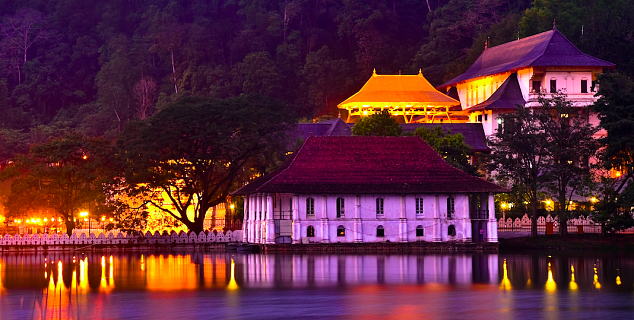 Temple of the Tooth, Kandy