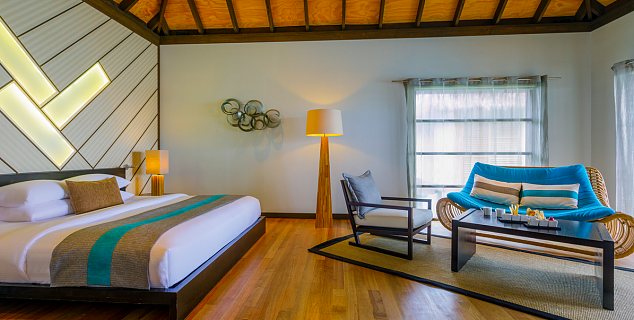 Water Bungalow with Pool