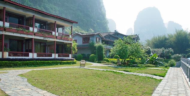 Yangshuo Mountain Retreat